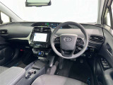 運転席まわりです。 各操作スイッチは使いやすい位置に配置されてます。