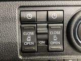 パノラミックビューモニター(シースルービュー機能付き)愛車を上から眺めた映像をナビ画面に表示いたします。メーカーオプション品につき後付けできません。新車オプションで約70万かかります。ついててよかった。