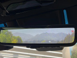 【デジタルインナーミラー】後席の大きな荷物や同乗者で後方が確認しづらい時でも安心!カメラが撮影した車両後方の映像をルームミラー内に表示。クリアな視界で状況の確認が可能です!