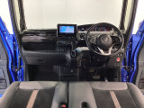 【前方視界】開放的な前方視界!運転がしやすく疲れにくいです♪窓が大きく、見通しがとっても良いおクルマですよ♪
