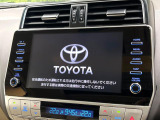 【メーカー純正ナビ】インテリアに溶け込むスタイリッシュな「専用設計」メーカーナビを装備♪視認性や操作性など基本性能にも優れ、より上質なカーライフをお楽しみいただけます。