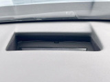 【ヘッドアップディスプレイ】現在の速度や走行情報をデジタル表示で運転席前方のガラスに投影!運転中、目線をずらさず必要な情報を確認できるのでとっても便利で安心!