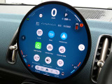 Apple CarPlayやAndroid Autoなど様々なアプリケーションがインストールされています!