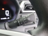 ☆オートライト付きです♪周りが暗くなるとライトを点灯させます♪高速道路の走行時にはトンネルで自動点灯しますので、とっても便利ですよ♪