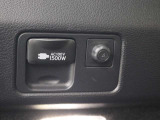 便利なアクセサリーコンセント(AC100V・1500W)が装備されています。ハイブリッドカー特有の大容量の電気エネルギーによりアウトドアシーンや停電などの非常時に便利な機能です。