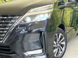 【LEDヘッドライト】悪天候や夜間走行時も良好な視界を確保し安心して運転できる高輝度LEDヘッドライトを装備!点灯速度が早く、消費電力も抑えられています。