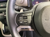 ステアリングにオーディオ操作スイッチが付いています。オーディオ画面に直接タッチしなくても操作が出来ますので、運転に集中できます。