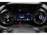マルチインフォメーションディスプレイ付きのメーターです!エコ運転へ導く多彩な情報を表示してくれます。
