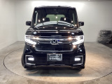 一目見てホンダ車だとわかるカッコいいフロントマスクです!