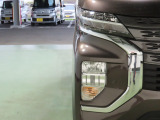 LEDヘッドライトは、点灯の瞬間から光量を発揮し、突然暗くなるトンネルなどでの安定感を高めます。