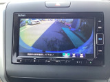 【リアカメラ】運転が苦手な方も車庫入れラクラクです!ギアをリバースに入れれば自動的にモニターが切り換わりますので、面倒な操作は不要です。狭い駐車場もお車を傷つけず安心です!