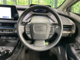 【純正革巻きステアリング】上質な革を使用することで、手にしっかり馴染みとても運転しやすいハンドルです♪