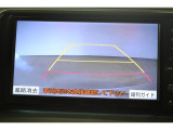 バックモニター付き。 車両後方の映像が画面に表示されるので、車庫入れが苦手な人も安心です。ただし、目視確認もお忘れなくお願いいたします。