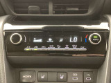 オートエアコンは温度を設定するだけで、自動で風量などを設定してくれます。運転しながら操作も必要ないので、安全性も向上します。