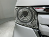 LEDヘッドライトは、点灯の瞬間から最大光量を発揮し、突然暗くなるトンネルなどでの安定感を高めます。