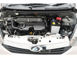 エンジンルームの樹脂部分は丁寧に磨いてツヤをだしています。当社の中古車のエンジンルームクリーニングはとても自信があります★