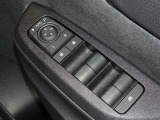 電動格納式ドアミラー・パワーウインドウを装備しています。