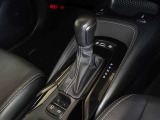 電動パーキングブレーキ・ブレーキホールドを装備してます。ホールド機能は信号待ちが多い一般道で疲労軽減になり、大好評です!