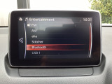 Bluetoothに接続することで、スマートフォンに入っている音楽アプリを車内で楽しめたり、通話が出来ます♪