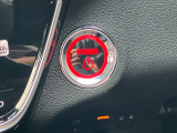 ホンダセンシング装着車となっております。衝突軽減ブレーキ、誤発進抑制機能、歩行者事故低減ステアリング、路外逸脱抑制機能、アダプティブクルーズコントロール、車線維持支援システム他、安全運転を幅広く支援。