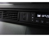 スマートフォンなどの音楽再生が可能なUSB接続ジャック装備車両です♪♪♪