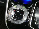 【オートエアコン】車内温度を感知して自動で温度調整をしてくれるのでいつでも快適な車内空間を創り上げます!どの席に座っても快適なドライブが楽しめます♪