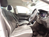 楽な姿勢で座ることが出来るので長時間の運転でも疲れにくいですし体もぶれにくいですよ。