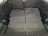 普段のお買い物や通勤、送迎等に十分な荷室スペースを確保しております。セカンドシートを倒すと、大きな荷物の積載も可能です♪