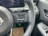 【プロパイロット】高速道でアクセル・ブレーキ・ハンドルをアシスト。運転の負担を軽減します。