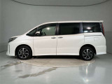 当店の展示車両をご覧頂きまして誠にありがとうございます。ご覧頂きましたお車が売約済みの場合もございますので、ご来店いただく前にお手数をお掛けいたしますが、スタッフまで在庫の確認をお願い致します。