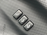 【メモリー機能付きパワーシート】ドライバーごとに設定したシート位置を記憶して、ボタン一つで切り替えできる便利な機能!運転する方が複数名いらっしゃるご家庭におすすめです♪
