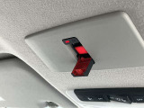 SOSコールボタンを装備しています。事故やあおり運転に遭った時など、オペレーターへ直接通話できて救援要請が出来ます。