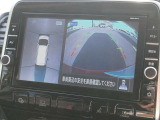 アラウンドビューモニターは車両の上空から見下ろすような映像で全方向見れるので、車庫入れが楽になります☆