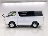 スライドドア開口部が広く荷物の出し入れがスムーズにできます。