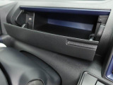 当社は購入後のアフターケアを大切にしております。納車後、1ヶ月無料点検、半年ごとにあんしん点検、12ヶ月法定点検の誘致をします。また車検までの点検をセットにした『ワンダフルパスポート』を販売中です。