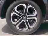 純正アルミホイールです。足元が引き立つので、車全体のイメージがアップしますよ!