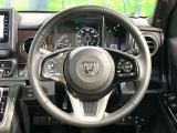 【純正革巻きステアリング】上質な革を使用することで、手にしっかり馴染みとても運転しやすいハンドルです♪