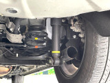 お車を安心してお乗りいただく為には、足回りの定期点検が欠かせません。サービスサポート(有償保証)では無料点検もご提供しており、安心のカーライフをお過ごしいただけるサポート体制が整っています。