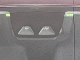 【プリクラッシュセーフティ】前方の車両等を検知し、衝突しそうな時は警報で注意を促し、ブレーキを踏む力をサポート。ブレーキを踏めなかった場合は衝突被害軽減ブレーキが作動、衝突回避をサポートします。