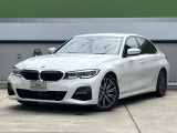 【BMWの伝統】BMWのお車は、&ldquo;駆け抜ける歓び&rdquo;を意識し、走行の安定性とコーナリングの良さを追求し、思い通りにハンドルの操作可能です。