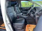 運転席シート廻りは使用感も少なく、良好な状態となっています。丁寧に使われていたことがよくわかりますね。