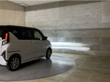 LEDヘッドランプです。十分な明るさを保ちつつも消費電力が少なく、バルブ寿命も長いのが特徴です。瞬時にMAXの光量を発揮するのもLEDならではです。☆LEDフォグランプも装備☆