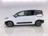 両側パワースライドドア付きだから、狭い駐車スペースなどでの 乗り降りラクラク!小さなお子さまのいるご家庭には嬉しい装備。