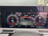 エマージェンシーブレーキは前方の車両や歩行者との衝突回避をサポートします。車両や歩行者と衝突の恐れがある時に警報とブレーキにより、運転者の衝突回避操作を支援します。
