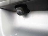 バックカメラが付いているので後方確認が非常にしやすいです。今や運転初心者も熟練者も必須装備!ついていて損はないですね♪