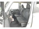 運転席シート廻りは使用感も少なく、良好な状態となっています。前オーナー様が丁寧に使っていたことがよくわかりますね。