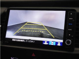 ◆リアワイドカメラシステム◆3種類の表示で後方確認をサポート♪セレクトレバーを「R」の位置に入れるとカメラ画像に切り替え。ノーマルビューでは従来のリアカメラと同様の標準的なビューで表示します!