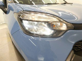 LEDヘッドライトです 消費電力も少なく寿命も長いのがLEDの特徴 HIDのような点灯のタイムラグもなくパッと明るくなるのも特徴のひとつです