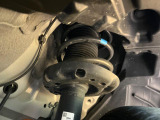 お車を安心してお乗りいただく為には、足回りの定期点検が欠かせません。サービスサポート(有償保証)では無料点検もご提供しており、安心のカーライフをお過ごしいただけるサポート体制が整っています。