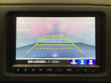 バックでの車庫入れも安心です! リアカメラが付いているバックモニター付のナビを装備しております。操作線もついており距離感も画面から確認できます。